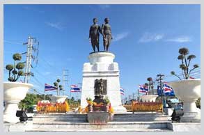 Two Heroines Monument